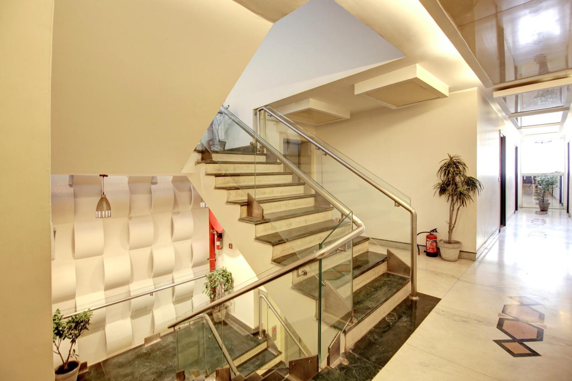 Stay At Good Times Near Karol Bagh Metro Hotel