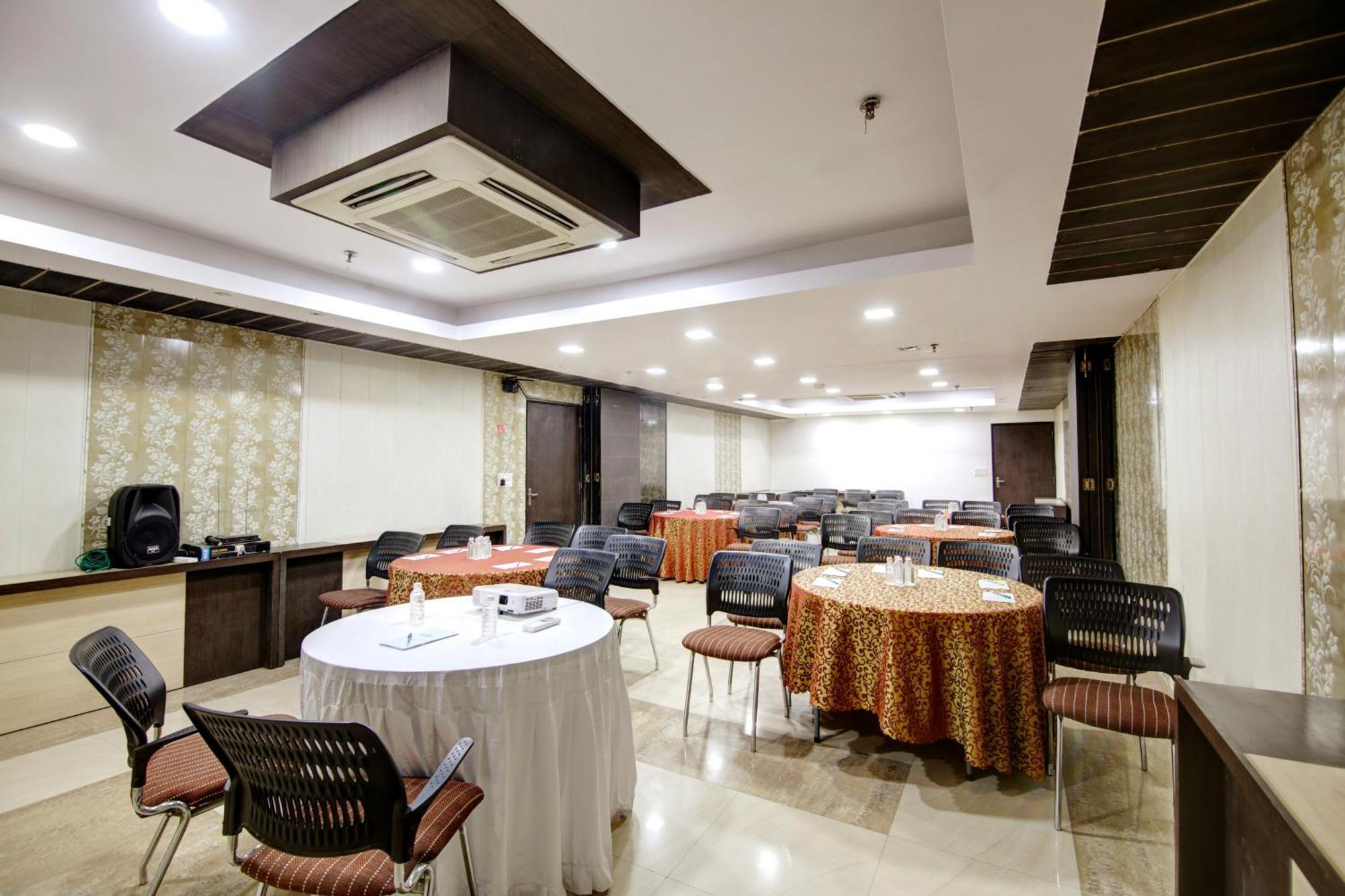 Hotel At Good Times Near Karol Bagh Metro
